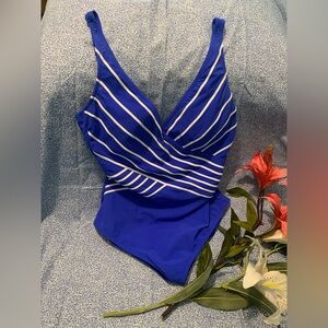 Women’s Gottex Blue Striped One Piece Swimsuit size 12.